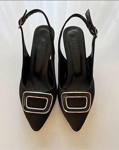 Tokalı kısa topuk stiletto