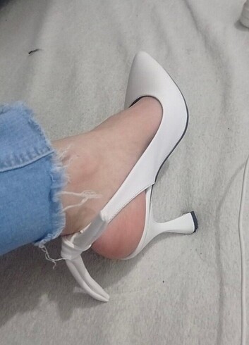 37 Beden Kurdeleli beyaz stiletto
