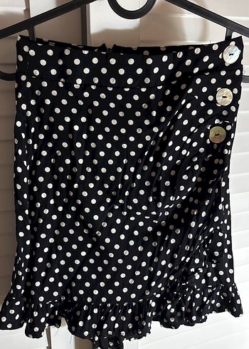 Trendyol milla Düğmeli Siyah Puantiyeli Mini Etek - Görsel 4