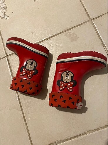22 Beden Minnie mouse bot kırmızı