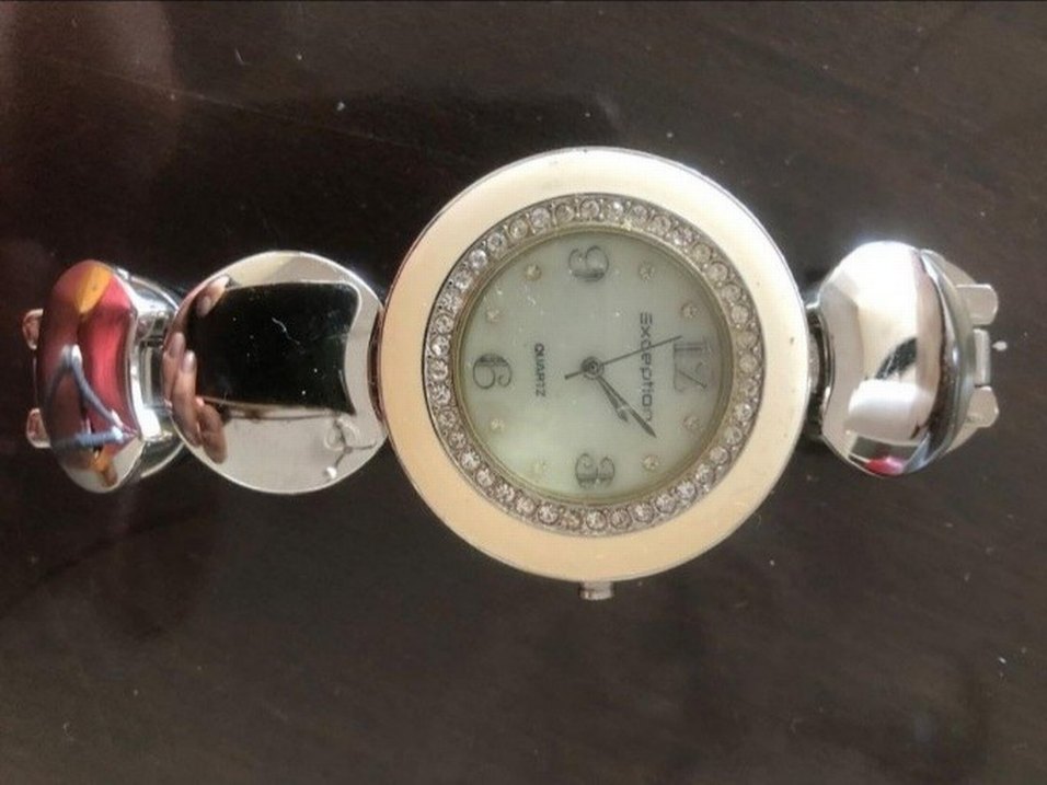 Zincir Detaylı Beyaz Kadın Saati - Görsel 5