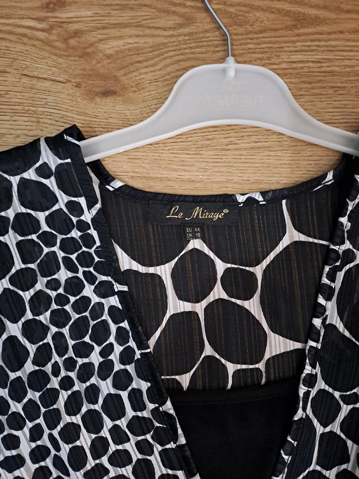 Siyah Zebra Desenli Piliseli Elbise - Görsel 3