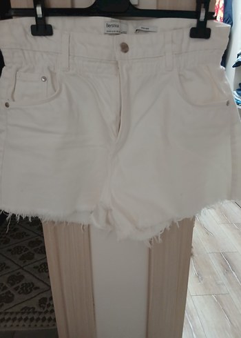 Beyaz Pamuklu Kadın Mini Denim Şort