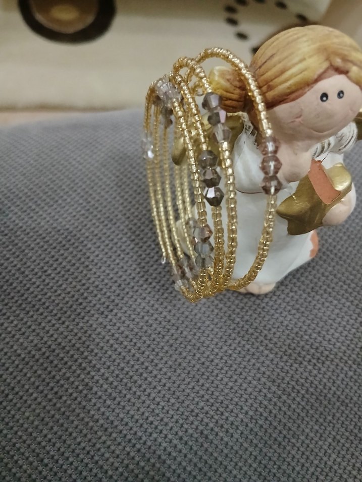 Altın Renkli Boncuklu Kadın Bileklik - Görsel 3