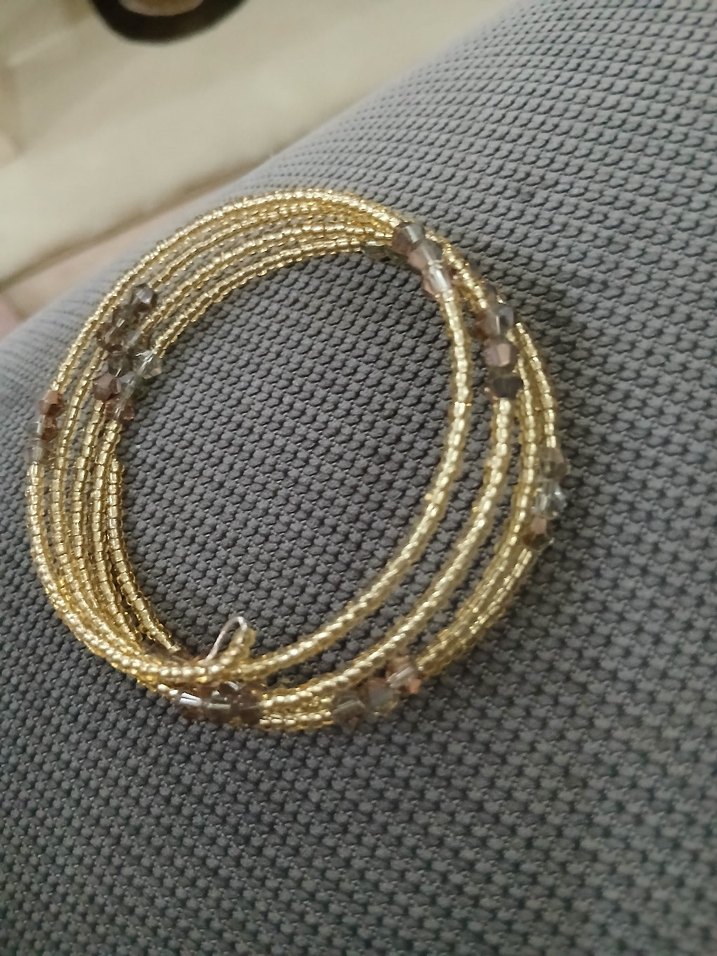 Altın Renkli Boncuklu Kadın Bileklik - Görsel 2