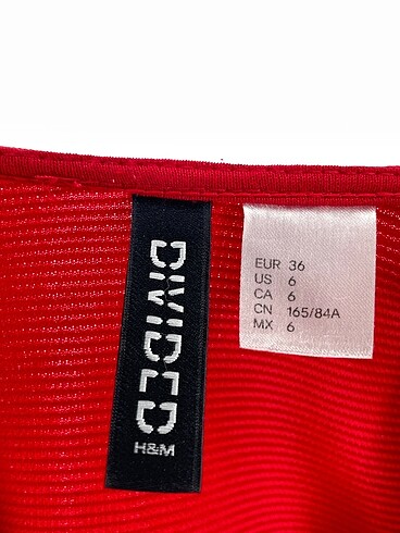 36 Beden kırmızı Renk H&M Kısa Elbise %70 İndirimli.