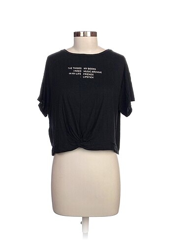 Defacto T-shirt %70 İndirimli.