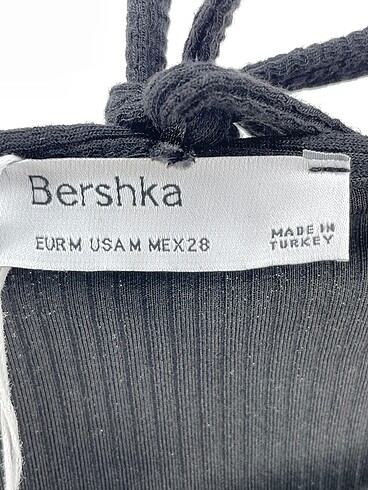 m Beden siyah Renk Bershka Kalem Etek %70 İndirimli.