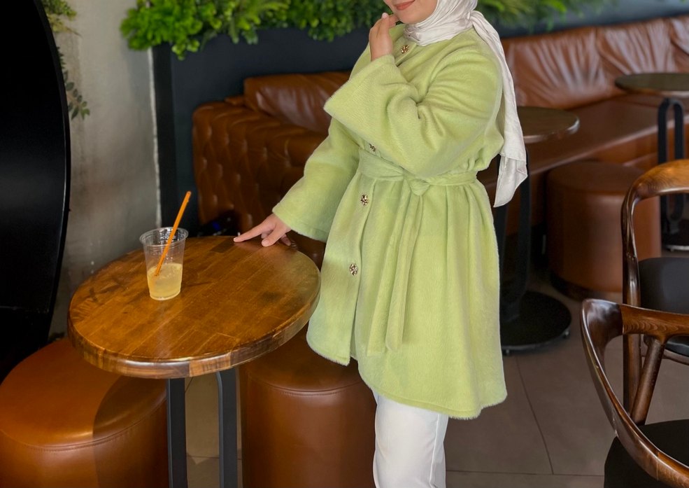 Beli Kuşaklı Pastel Yeşil Kısa Kadın Kaban - Görsel 3