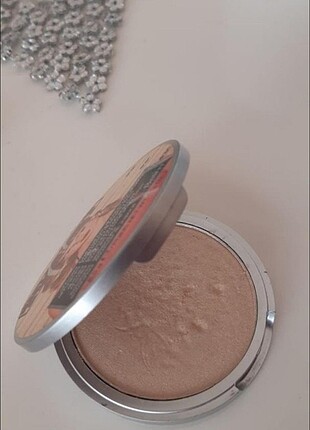 The balm highligter