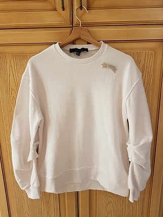 twist sweatshirt.