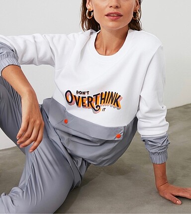 Sweatshirt