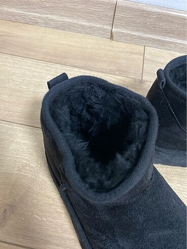 Stradivarius bot - Görsel 3