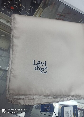 Levidor eşarp 