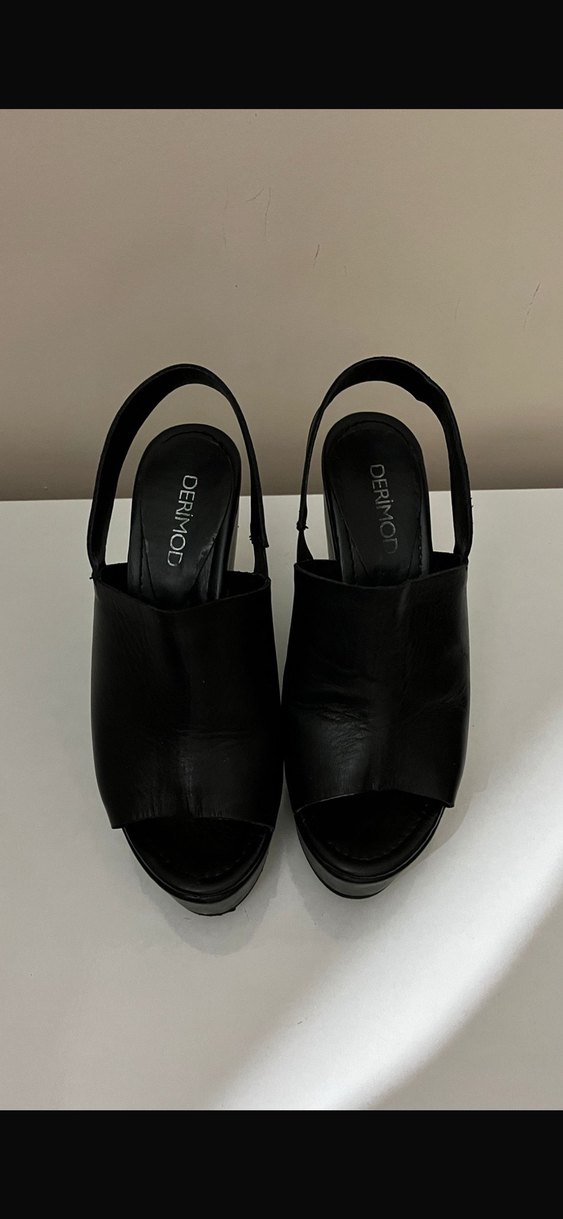 Siyah Tokalı Kadın Dolgu Topuk Ayakkabı - Görsel 2