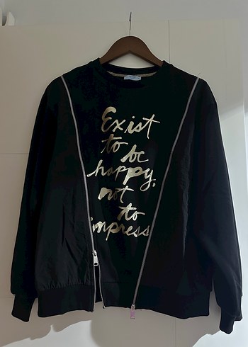 Quzu Siyah Yazili Fermuarli Sweatshirt
