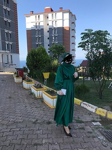 Saten yeşil elbise