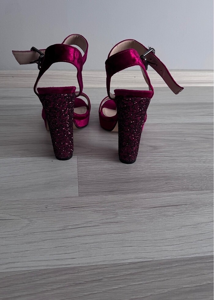 Topuklu ayakkabı - Görsel 3