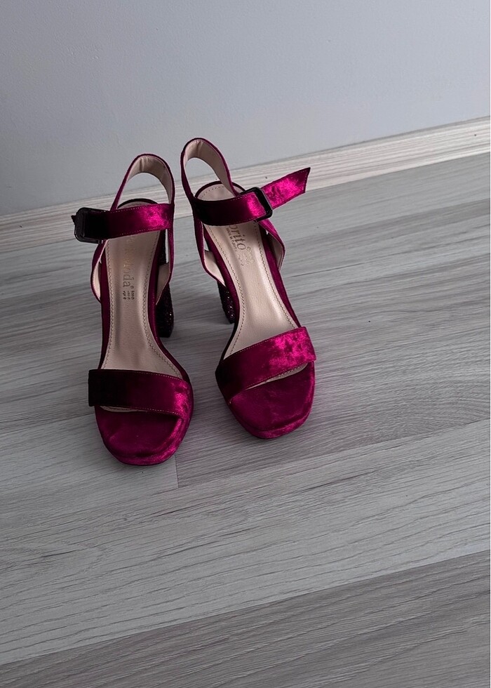 Topuklu ayakkabı - Görsel 2