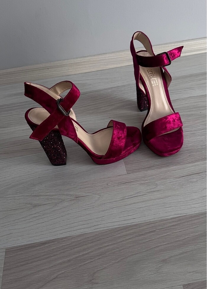 Topuklu ayakkabı - Görsel 4