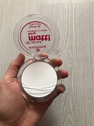 Essence transparan pudra