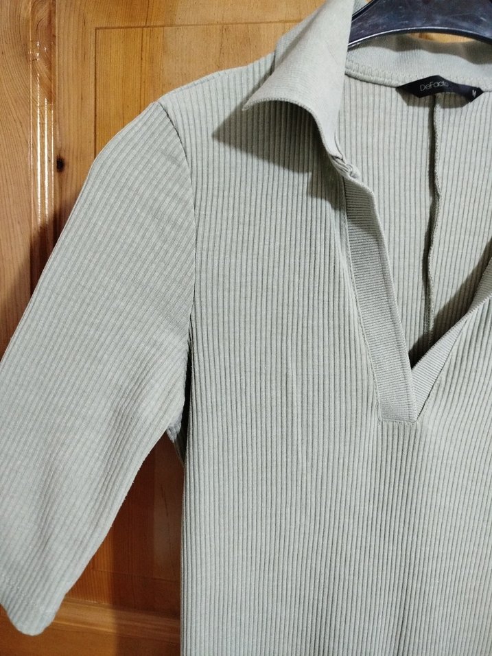 Bej V Yakalı Uzun Kısa Kollu Elbise - Görsel 3