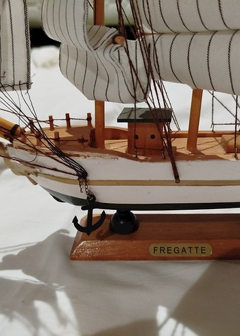 Beyaz Yelkenli Gemi - Görsel 2