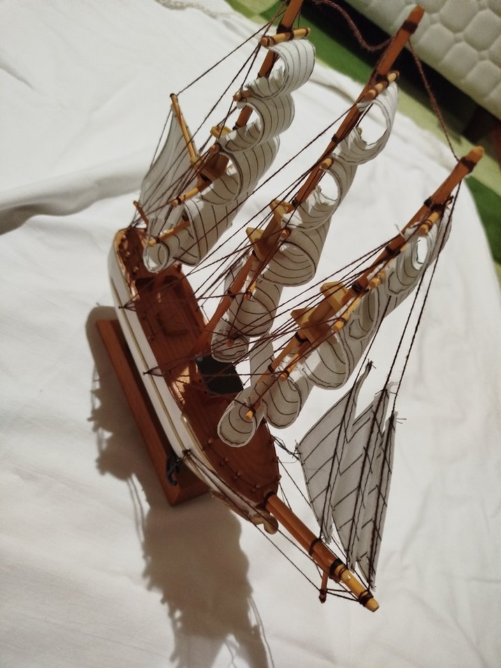 Beyaz Yelkenli Gemi - Görsel 4