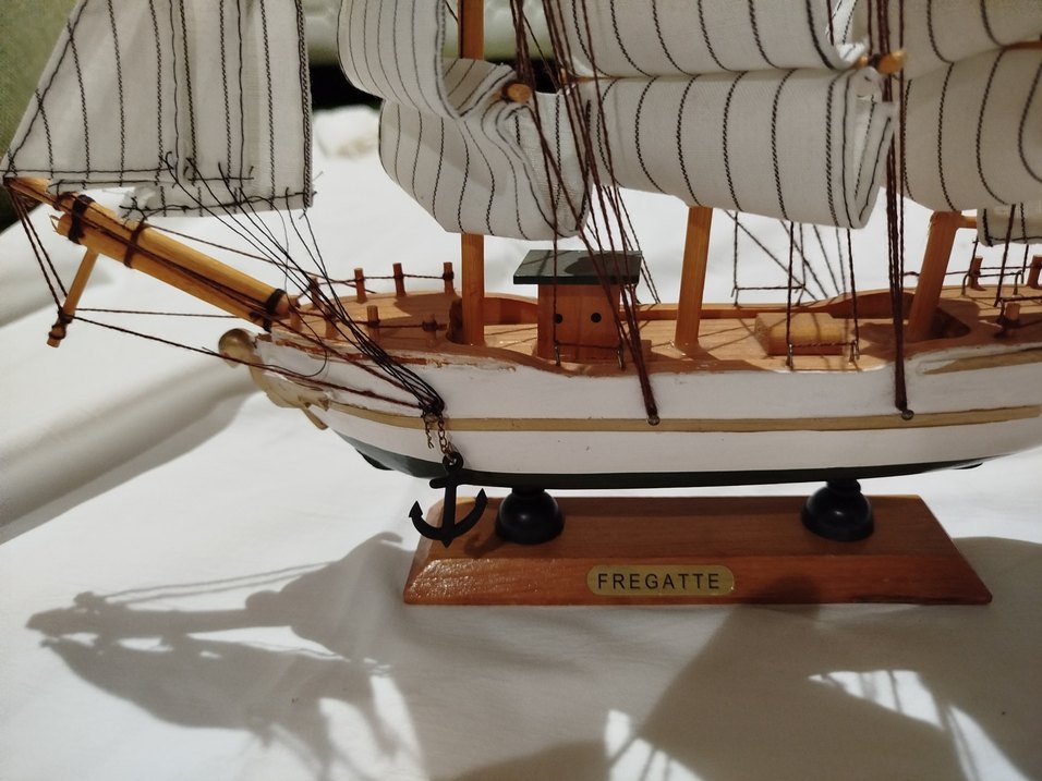 Beyaz Yelkenli Gemi - Görsel 2