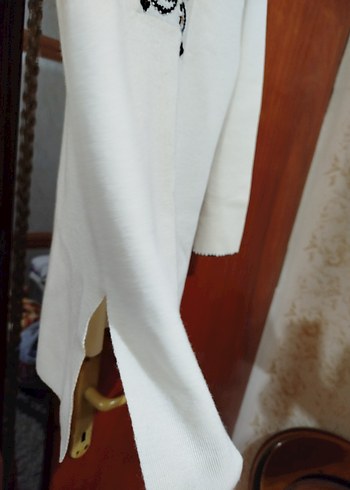 Nakışlı V Yaka Bohem Triko Tunik - Görsel 4