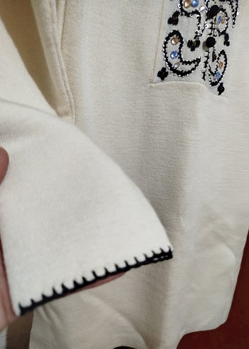 Nakışlı V Yaka Bohem Triko Tunik - Görsel 3