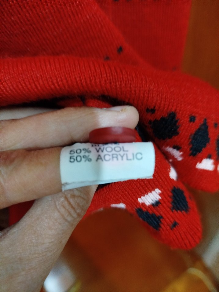 Kırmızı V Yakalı Örgü Kadın Hırka - Görsel 3