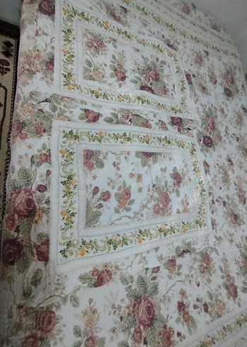 Çiçek Desenli Beyaz Yatak Örtüsü - Görsel 3