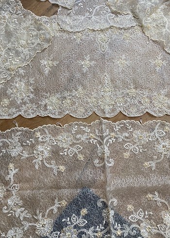 Beden beyaz Renk Nakışlı Vintage Beyaz Gri Masa Örtüsü
