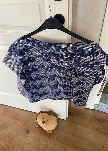 Mavi Batik Desenli Kısa Kollu Bluz