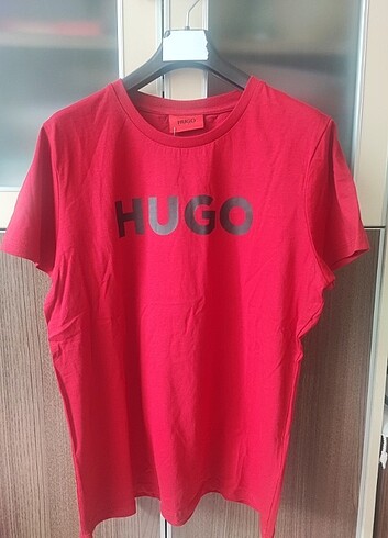 Hiç Kullanılmamış L Beden Hugo Tişört