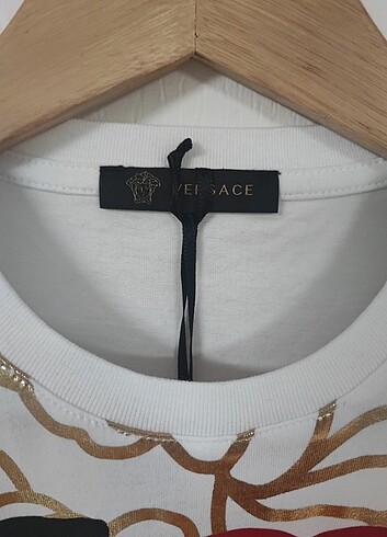 l Beden Hiç Kullanılmamış L Beden Versace Kadın Tişört