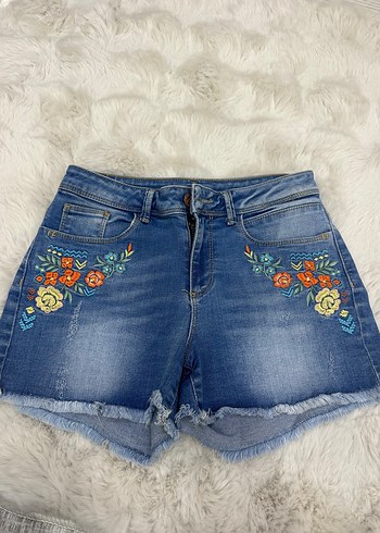 Defacto Cicek İslemeli Mavi Denim Sort