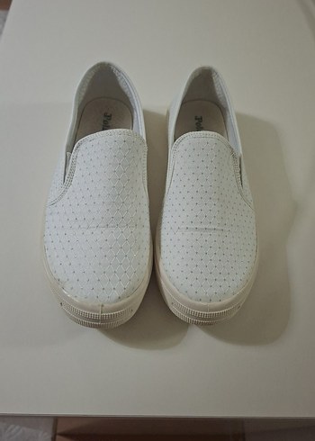 Polaris Siklik Ve Rahatlik Beyaz Delikli Slip On Sneaker