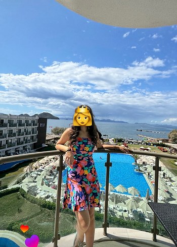 Renkli çiçekli yazlık kısa elbise - Görsel 2