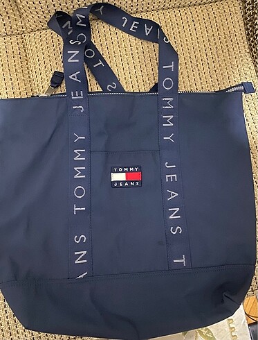 Beden lacivert Renk Tommy Marka Kol Çantası