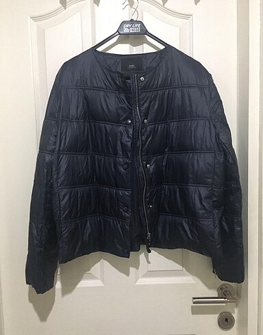 Zara Mont