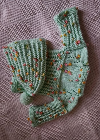 Nakışlı Renkli Kız Örgü Hırka ve Şapka Takımı - Görsel 6