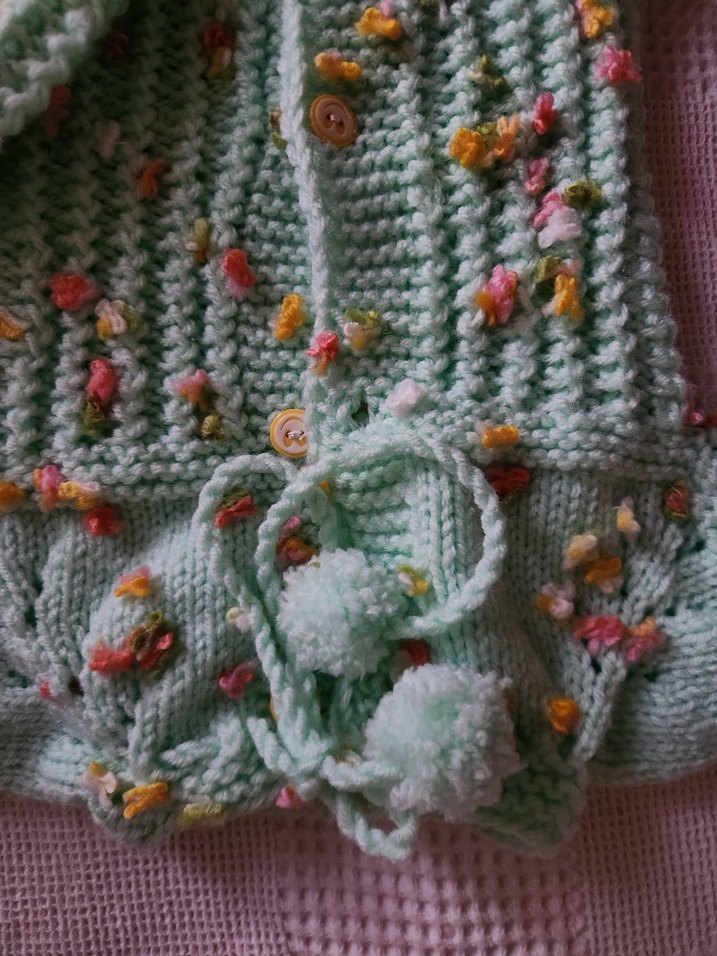 Nakışlı Renkli Kız Örgü Hırka ve Şapka Takımı - Görsel 2