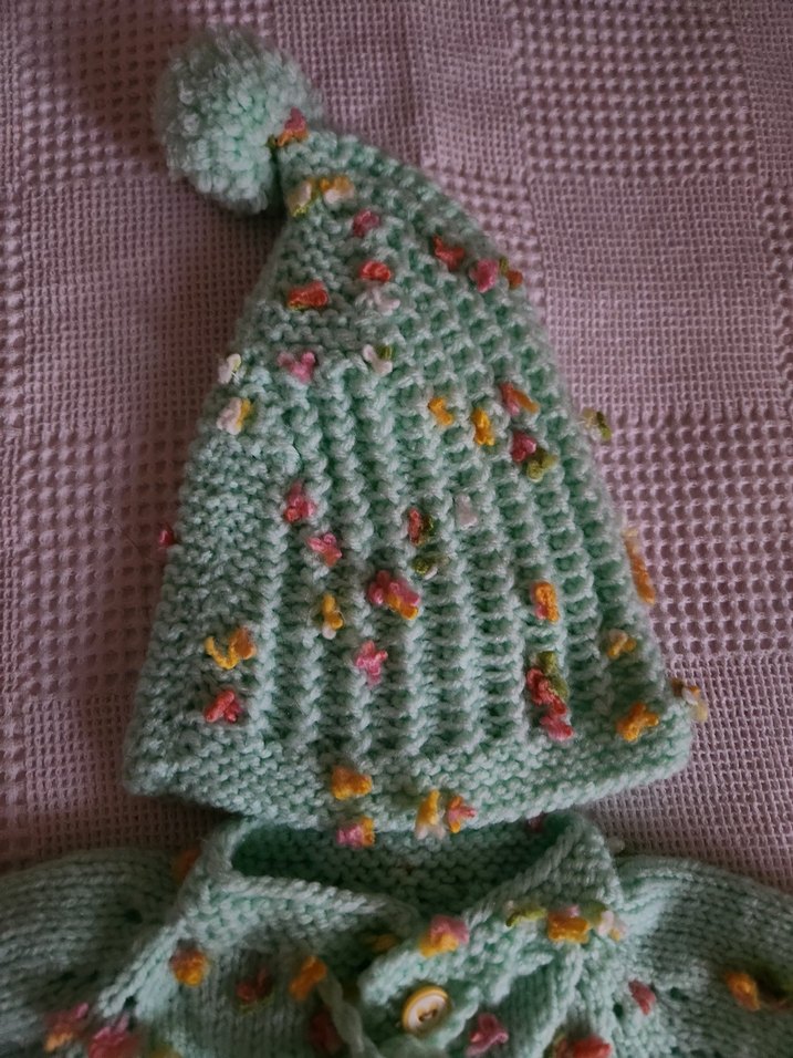 Nakışlı Renkli Kız Örgü Hırka ve Şapka Takımı - Görsel 4