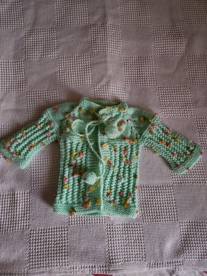 Nakışlı Renkli Kız Örgü Hırka ve Şapka Takımı - Görsel 3