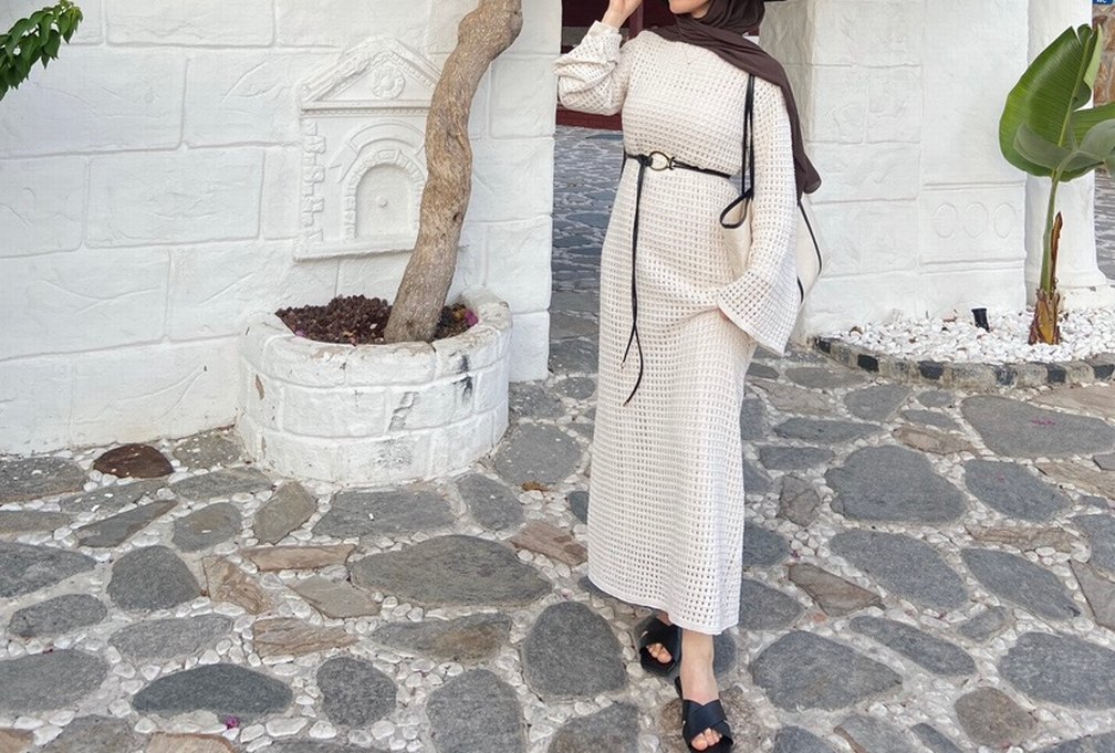 Beyaz Desenli Triko Uzun Elbise - Görsel 2