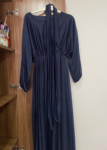 Zara Lacivert Simli Uzun Kollu Gece Elbisesi