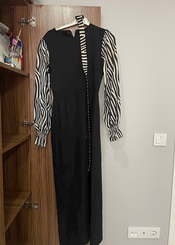 Zara Zebra Desenli Siyah Uzun Elbise