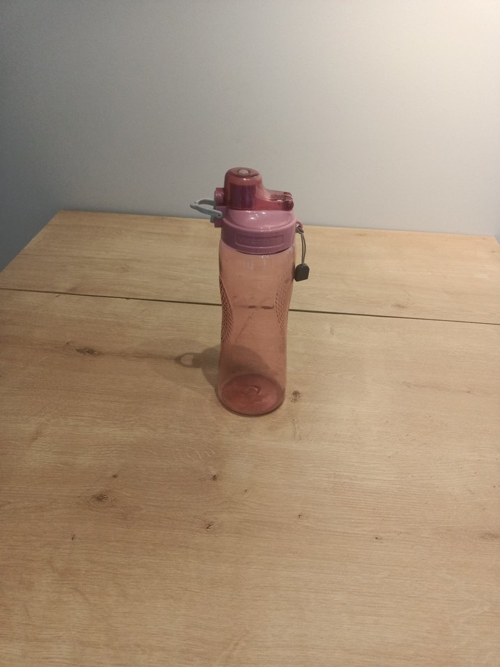 Pembe Şeffaf Su Şişesi  Hafif ve Pratik — görsel 5/5